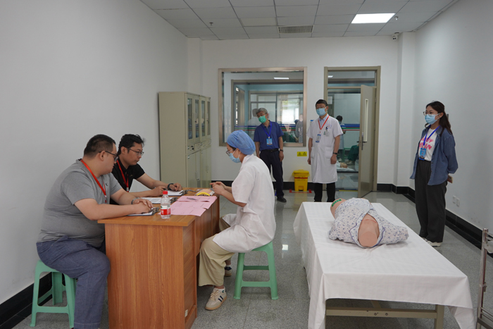 1686294498218963.jpg 濟寧醫學院巡考督導 (2).JPG